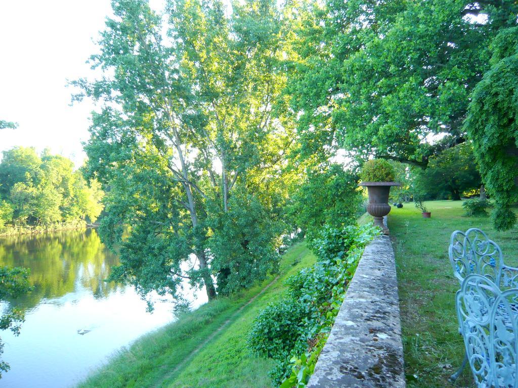 La Rebiere D'Or, B&B Et Gite Mouleydier Екстер'єр фото